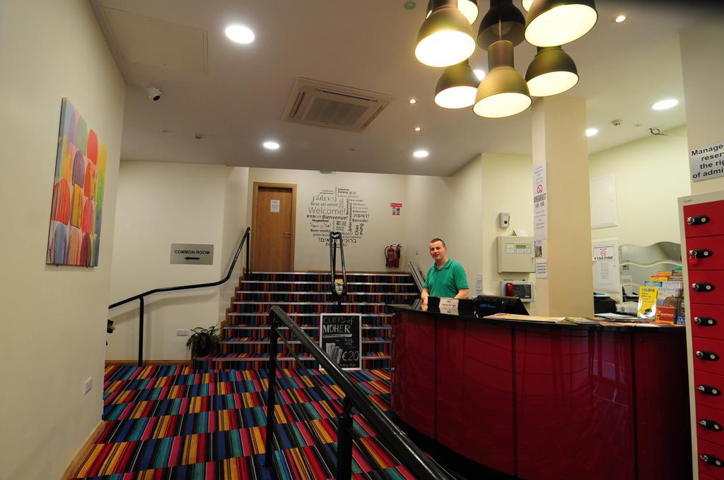 Savoy Hostel Galway City Centre Εξωτερικό φωτογραφία